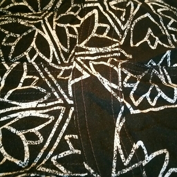 Mudd- B&W Lotus flower pattern overall/romper SM - Picture 2 of 6